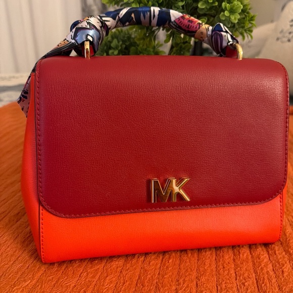 Michael Kors crossbody bag 🤎✨ - Picture 14 of 16